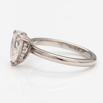 Ring, 14K vitguld och droppformad diamant ca 1.20 ct. AIG-certifikat.