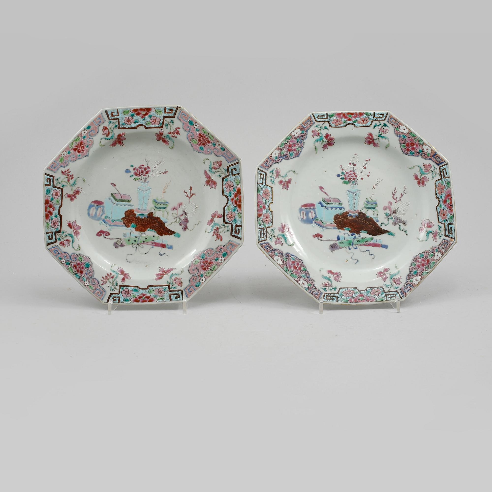 TALLRIKAR, ett par, porslin, Kina, 1700-tal.