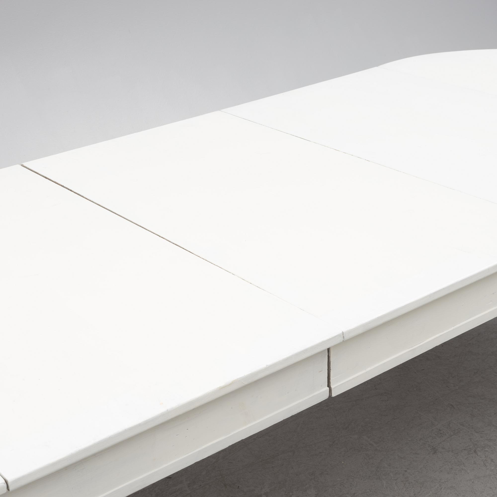 Dining table, Gustavian style, 19th century.