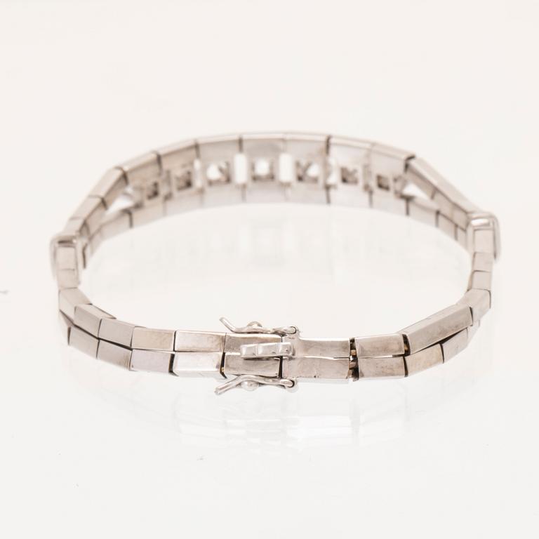 Armband 18K vitguld med runda briljantslipade diamanter.