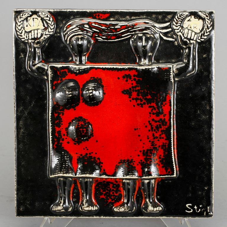 VÄGGPLATTA, stengods. Stig Lindberg, Gustavsberg, 1960-tal.