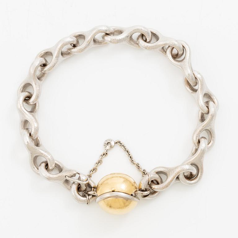 Ole Lynggaard armband 18K vitguld med kullås.