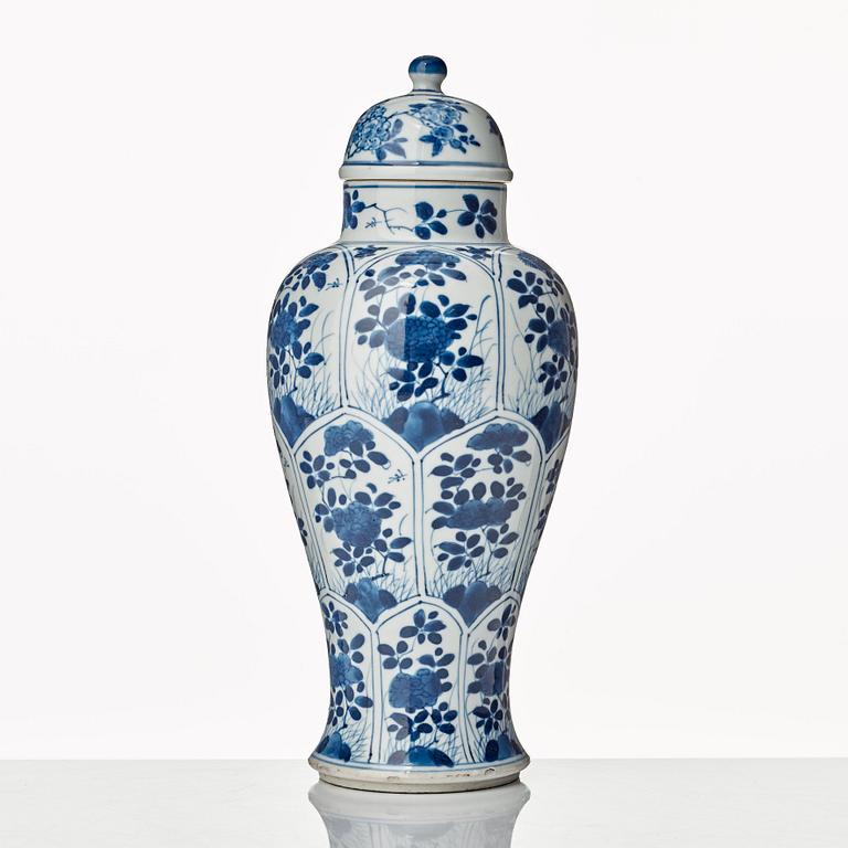 Two blue and white vases, Qing dynasty, Kangxi (1662-1722).