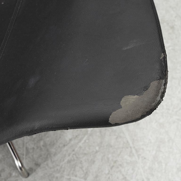 Michael Sodeau, fåtölj, "Oyster High", Offecct, 2000-tal.