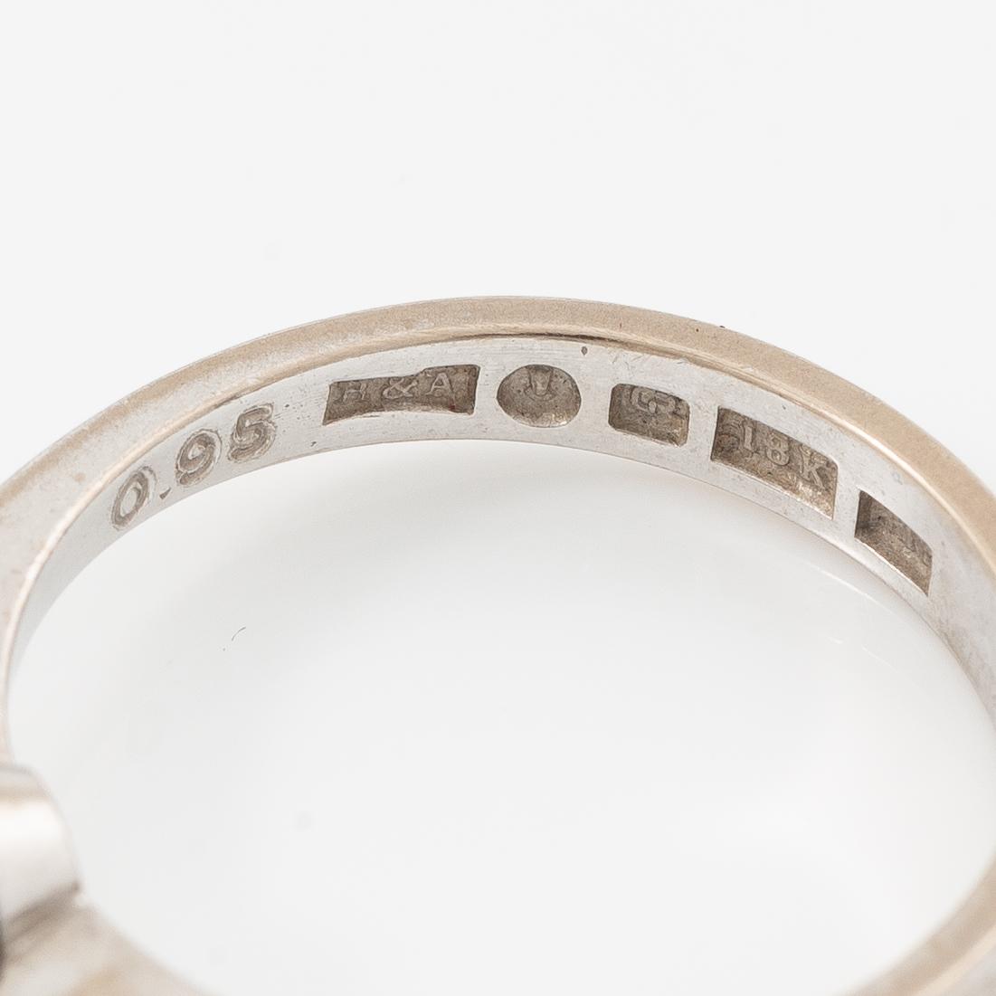 Ring in 18K white gold with brilliant-cut diamond 0.95 ct.