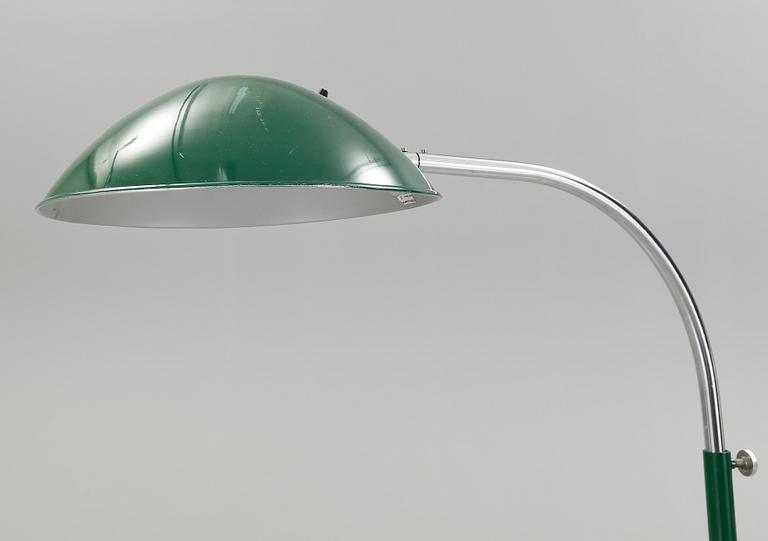 GOLVLAMPA, "1557", Kosta Lampan AB, 1900-talets andra hälft.