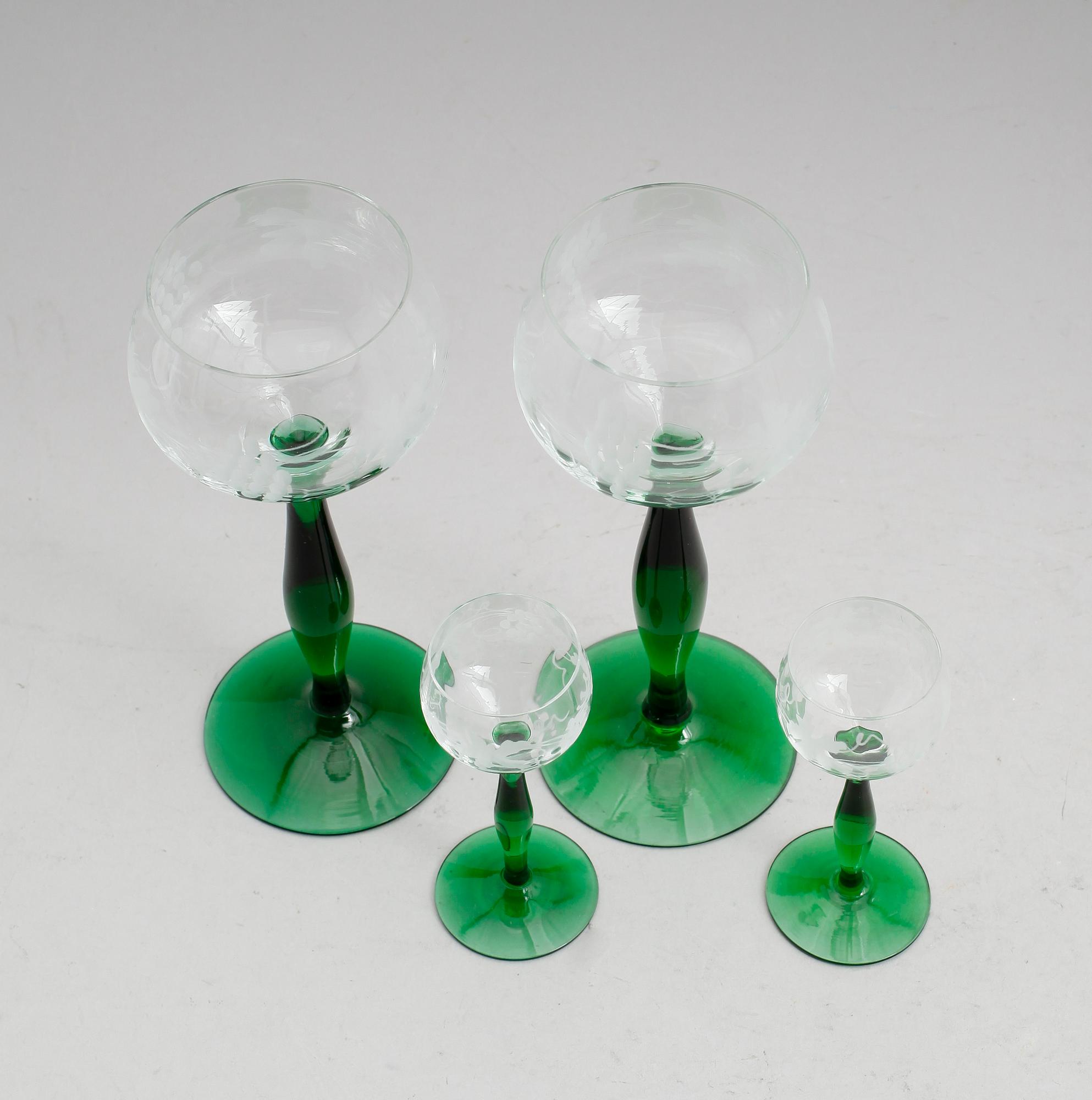 VITVINSGLAS, 12 st samt LIKÖRGLAS, 12 st, 1900-talets mitt.