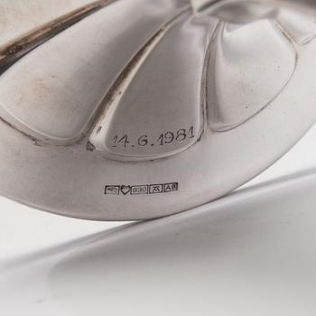 LJUSSTAKAR, silver, Auran Kultaseppä, Åbo 1978. Totalvikt 302 g.