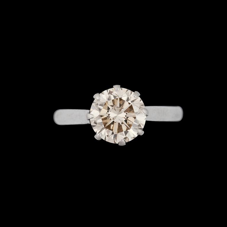 A solitaire diamond 1.85 ct ring. Quality app. M-N/VS.