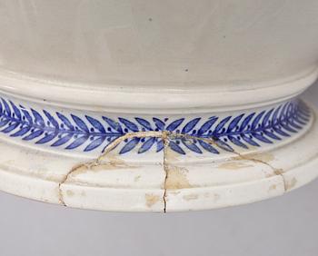 YTTERFODER, golvmodell, 1 par, flintgods, Gustafsberg, 1900-talets första hälft.