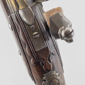 Flintlåspistoler, ett par, signerade Penterman, Utrecht 1700-talets början.