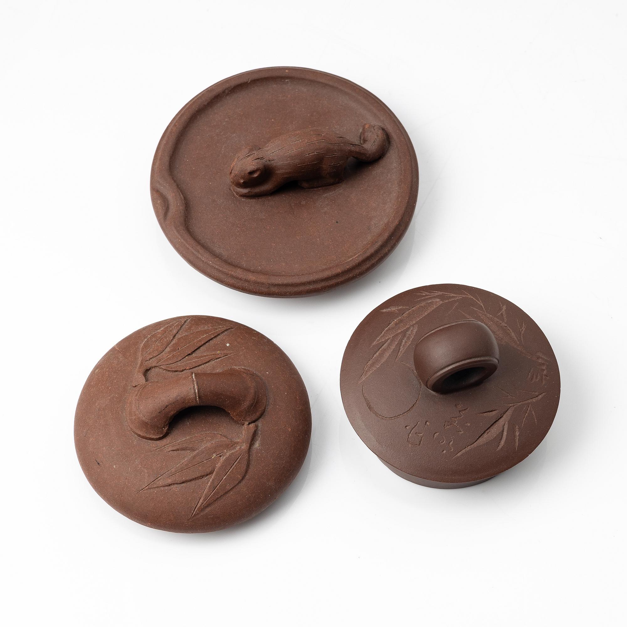 A group of three Chinese yixing teapots, 1960-80s.