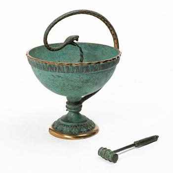 A footed bowl/apothocary's bowl, 20th/21st century.