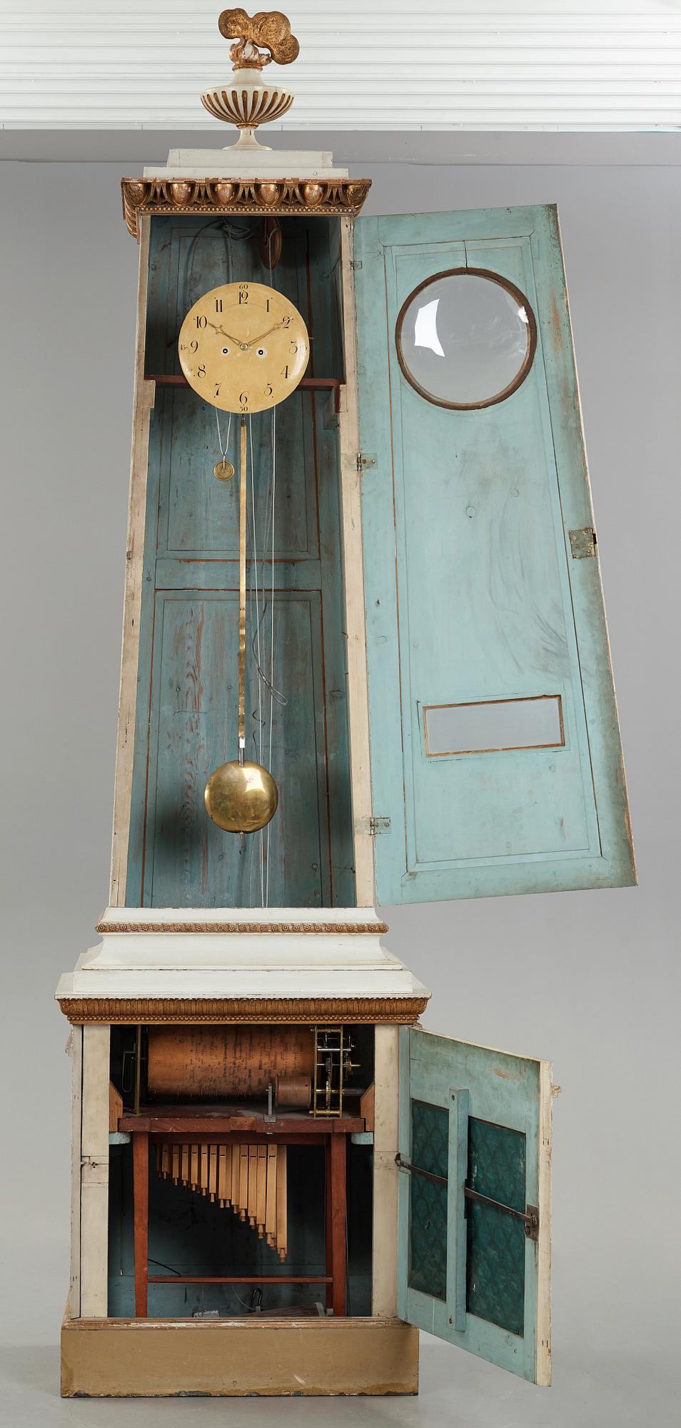 GOLVUR med spelverk, av Peter Strand 1798, med 14 stycken musikrullar. Sengustavianskt.