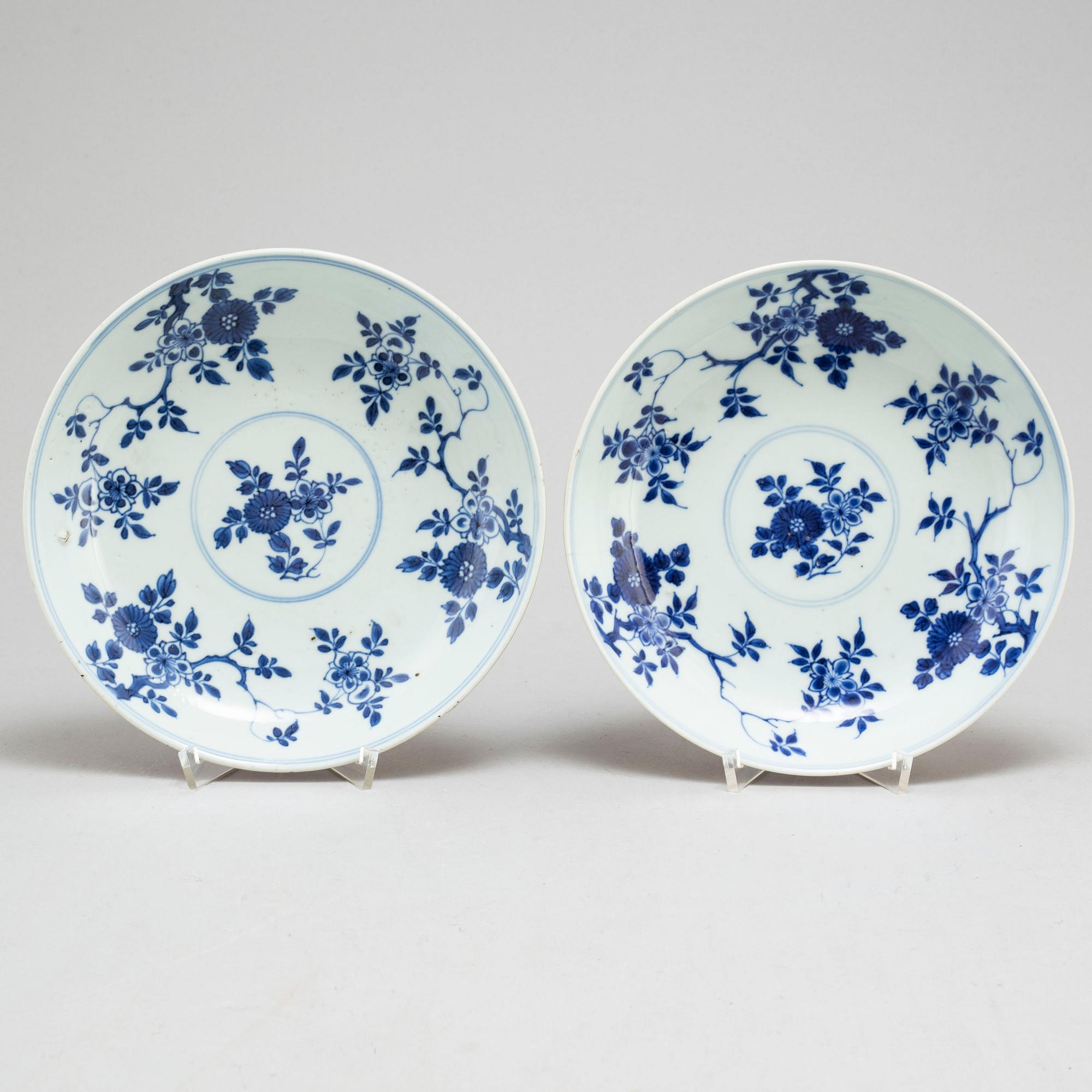 A pair of cappuciner brown and blue and white glazed dishes, Qing dynasty, Qianlong (1736-95).