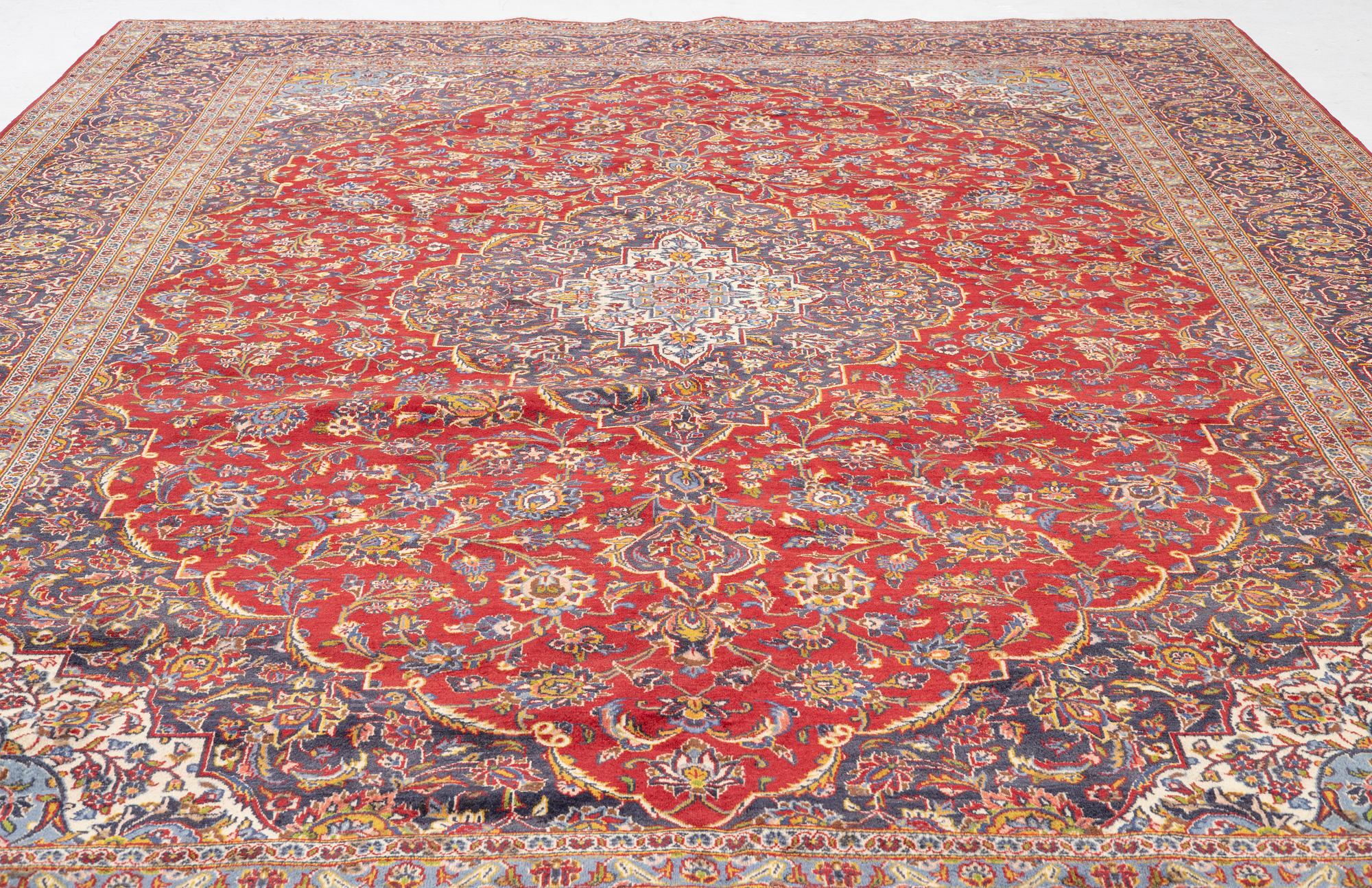 Matta, Keshan, ca 408 x 298 cm.