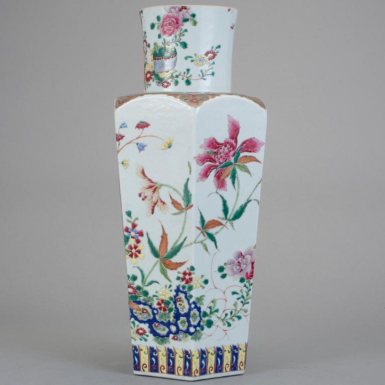 VAS, porslin, Kina, 1800-tal.