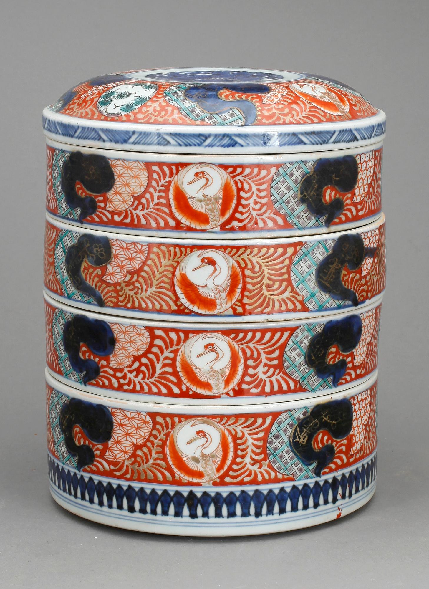 MATLÅDA, sk Jubako Bento, 5 delar, porslin, Japan. 1900-tal.