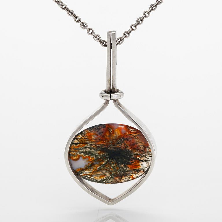 Elis Kauppi, a silver and moss agate necklace. Kupittaan kulta, Turku 1960.