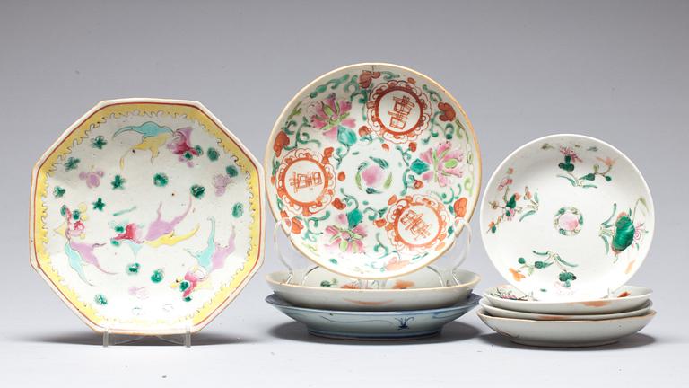 TALLRIKAR, 8 delar. Porslin, Kina. 1800-tal.