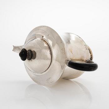 A silver teapot, import marked Oskar Lindroos, Helsinki 1929.