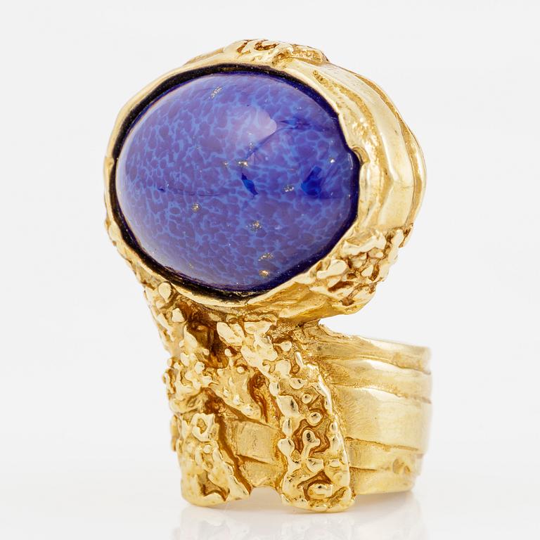 Yves Saint Laurent, ring.