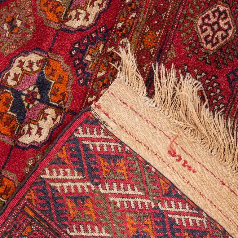 MATTA, semiantik, bochara Turkmen, ca 268+9 cm slätväv/sida x 188 cm.