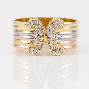 RING, 18K trefärgat guld samt mindre diamanter.