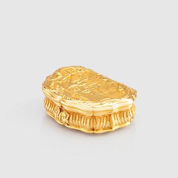 A Swedish Rococo 21 carat gold box, mark of Frantz Bergs (active 1725-1777).