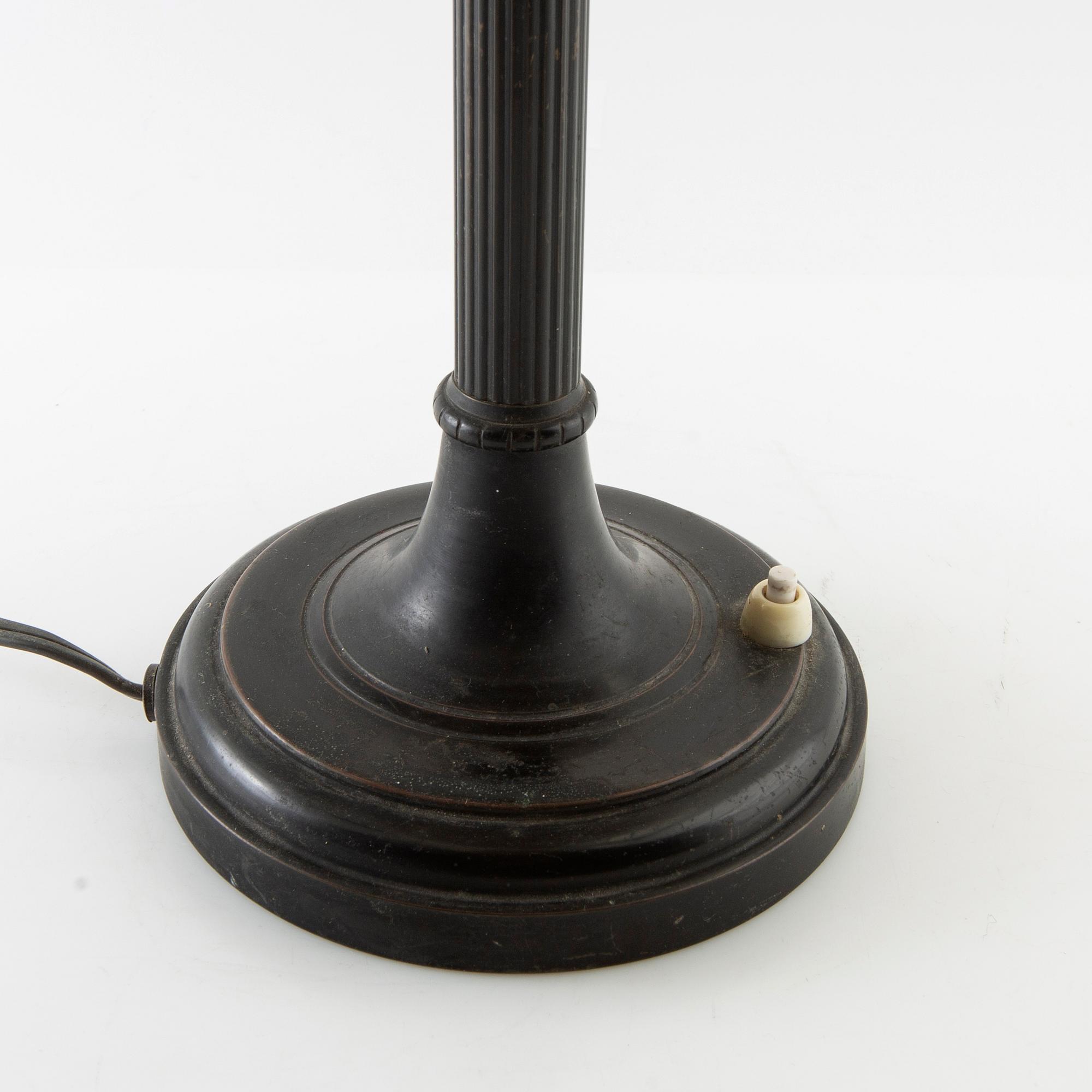 Table lamp 1910s/1920s Swedish grace.