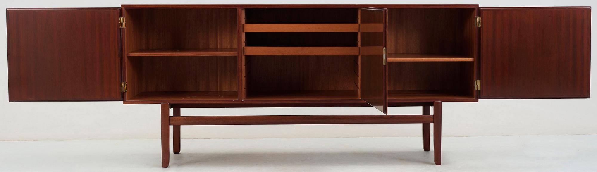 SIDEBOARD, Ole Wanscher, P. Jeppesens Möbelfabrik, Danmark.