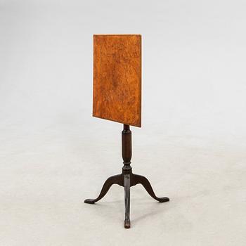 Drop-leaf table, Sweden circa 1800.