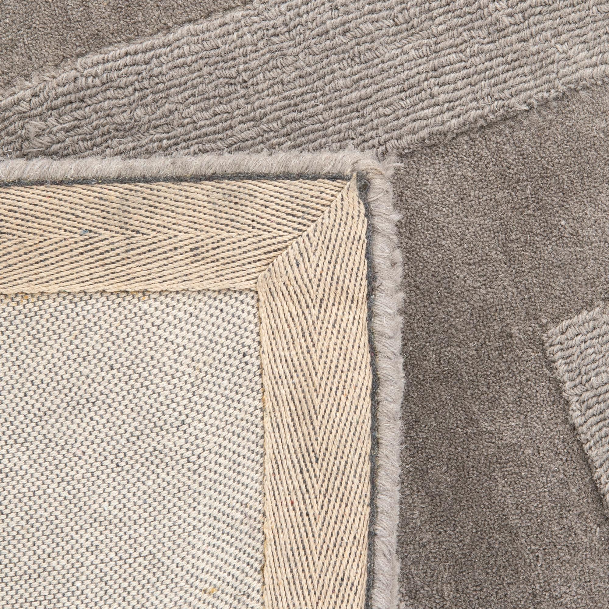 A carpet Layred approx 402x303 cm.