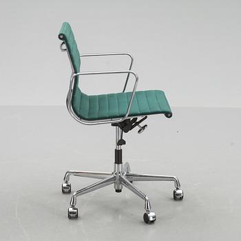 SKRIVSTOL, "EA 117", Charles Eames för Vitra, 1900-talets slut.