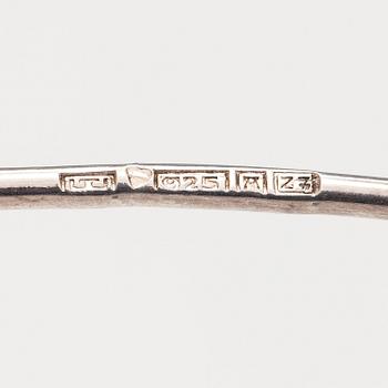 Jorma Laine, Halsband, sterlingsilver. Kultateollisuus, Åbo 1974.