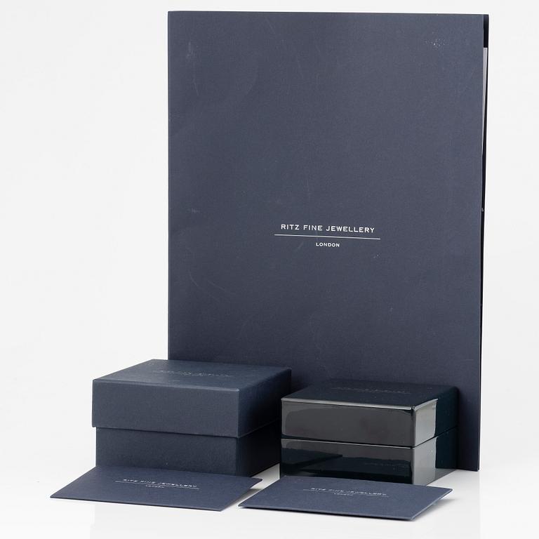 Ring, 18K vitguld med briljantslipade diamanter och akvamariner, Ritz London.