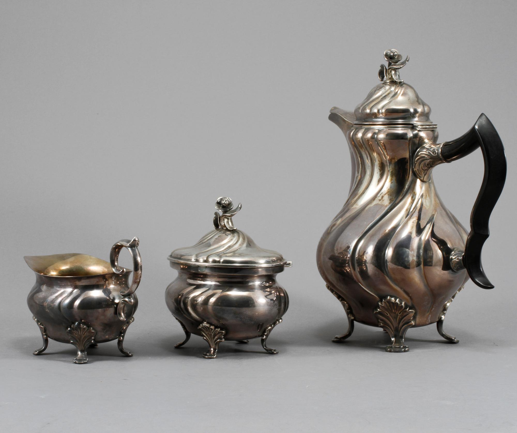 KAFFESERVIS, silver, 3 delar, C G Hallberg, GAB, Stockholm, rokokostil, 1957-1965, vikt 1330 gram.