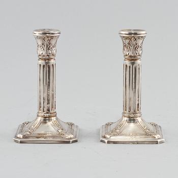LJUSSTAKAR, ett par, nysilver, Louis XVI-stil, 1900-tal.
