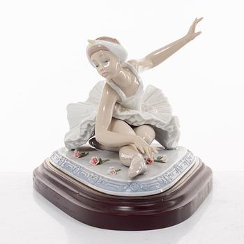 José Luis Alvarez, figurine, "Ovation", Lladró, Spain, 1998-99.