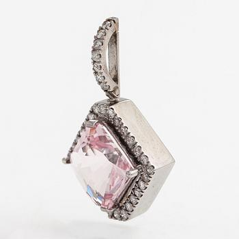 An 18K white gold pendant with a morganite and diamonds approx. 0.48 ct in total.