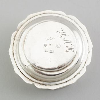 KYRKDOSA, silver, Michael Olof Barkman, Varberg 1813-1851. Vikt ca 31 gram.