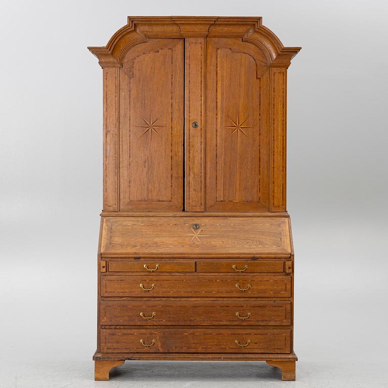 Writing cabinet, 18th century.