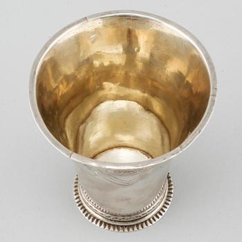 A silver cup by Petter Bergman (1739-1754 (1757)), Skänninge, weight 55 gram.