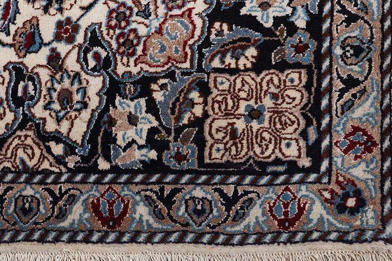 Matta, Nain, part silk, ca 196 x 120 cm.