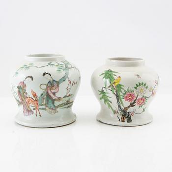 Vases 2 pcs China 20th century porcelain.