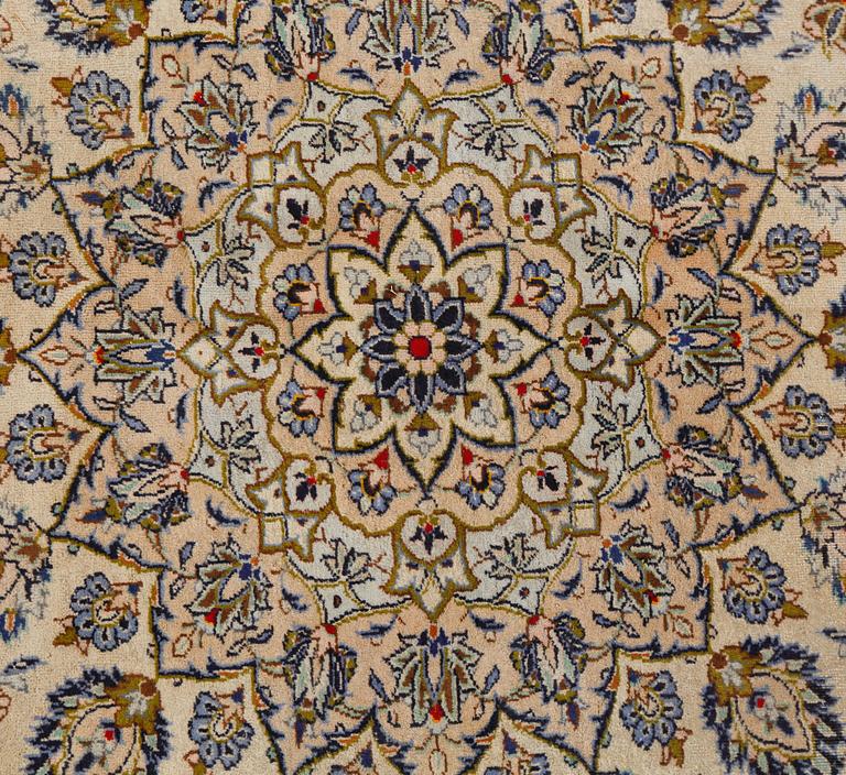 MATTA, Keshan, old, 415x300 cm, signerad.