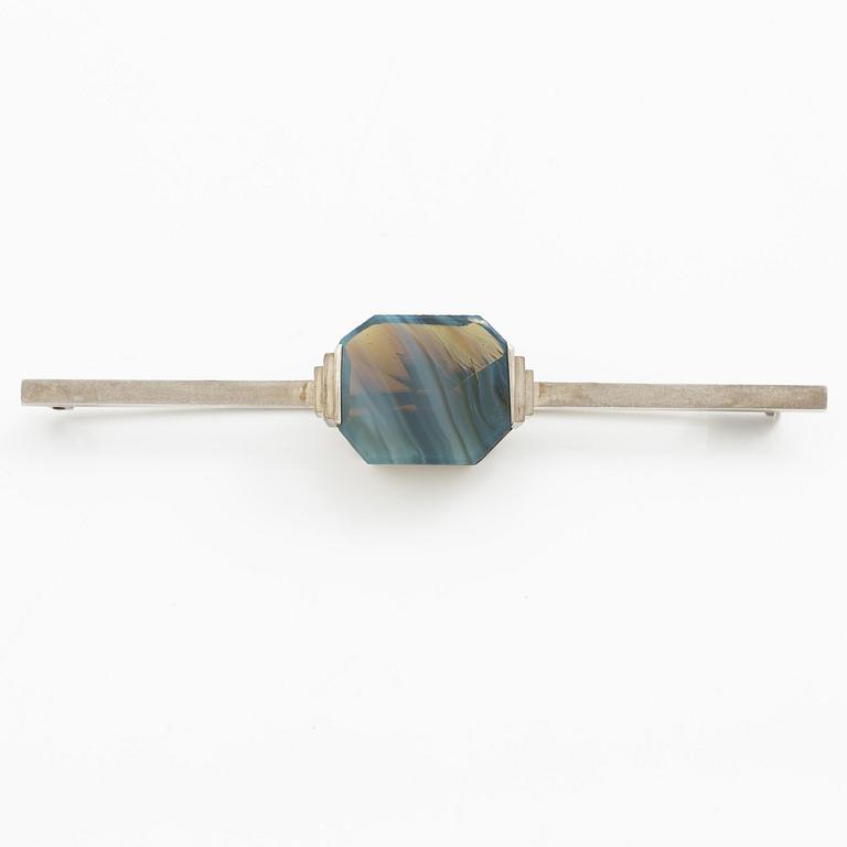 Wiwen Nilsson, a brooch, silver with banded agate, Lund 1941.