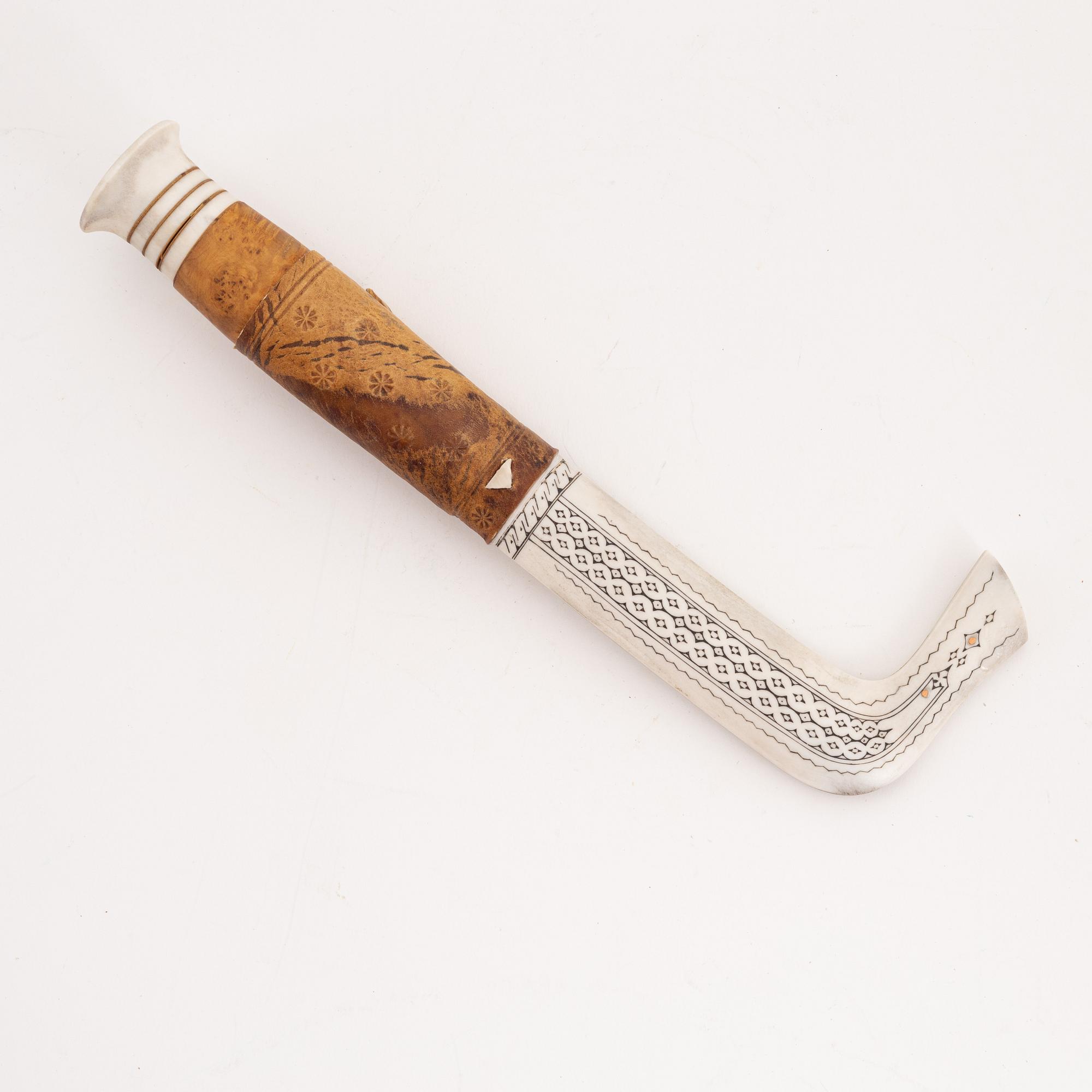 A reindeer horn knife by Per Sunna, before 1965, signed.