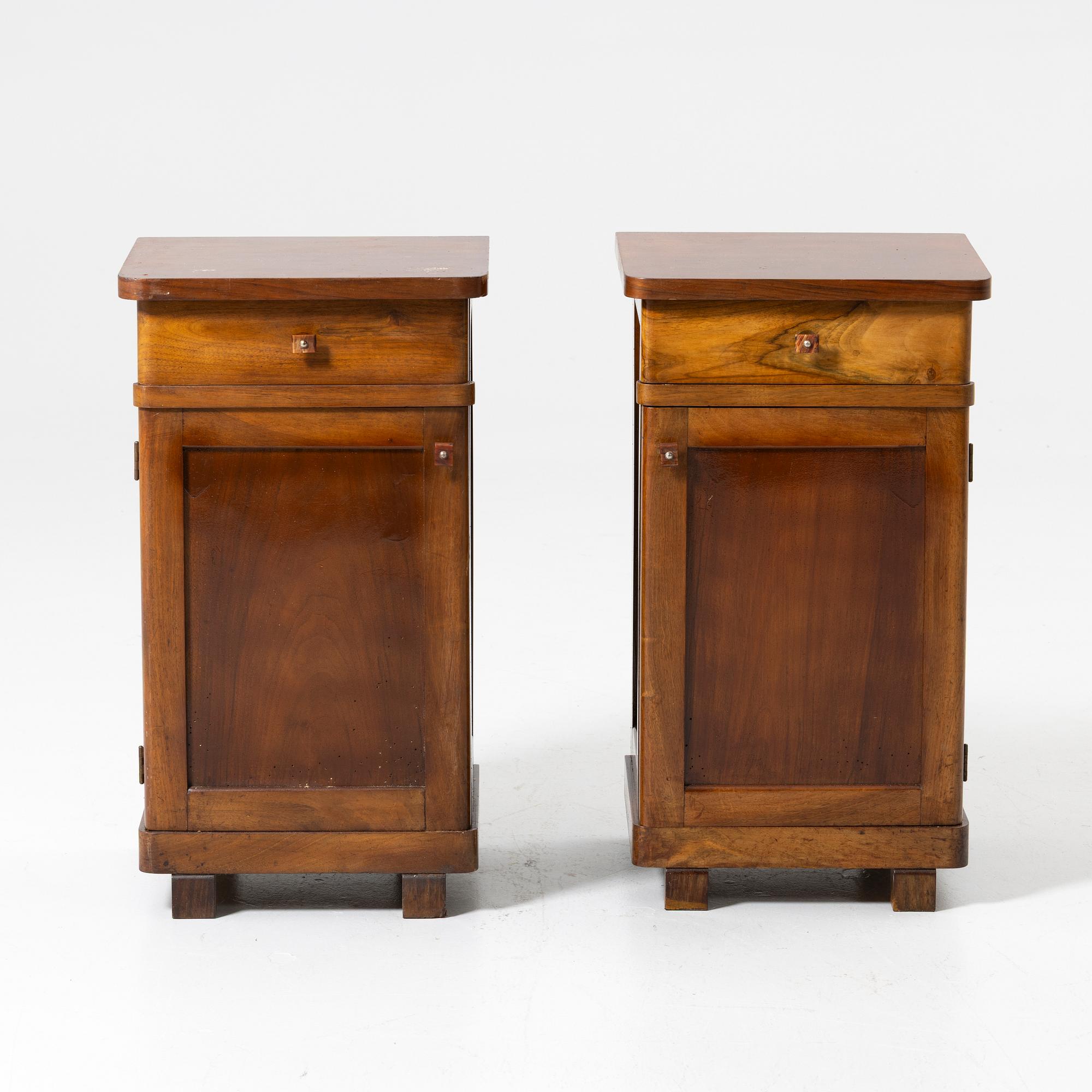 Sängbord, ett par, 1900-tal.