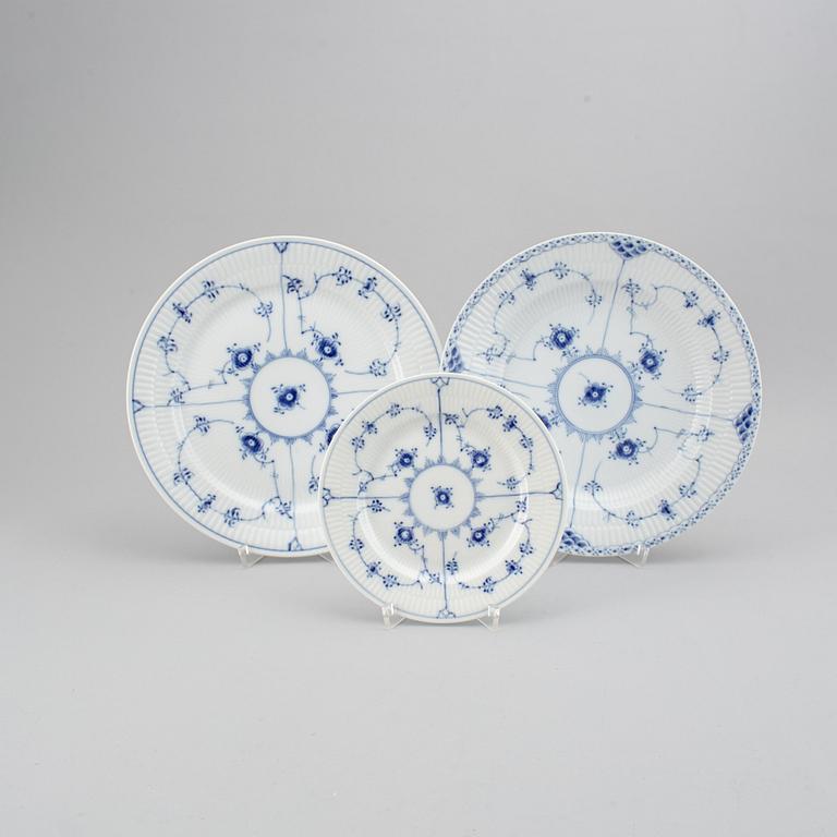 ROYAL COPENHAGEN, a part 'Musselmalet' service, Denmark (33 pieces).